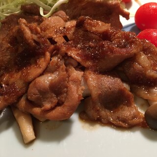 我が家の定番☆生姜焼き　しめじプラス